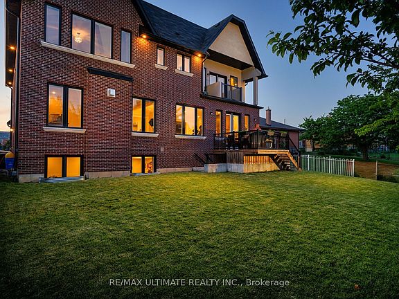 3rd image of 33 Dorsey Dr