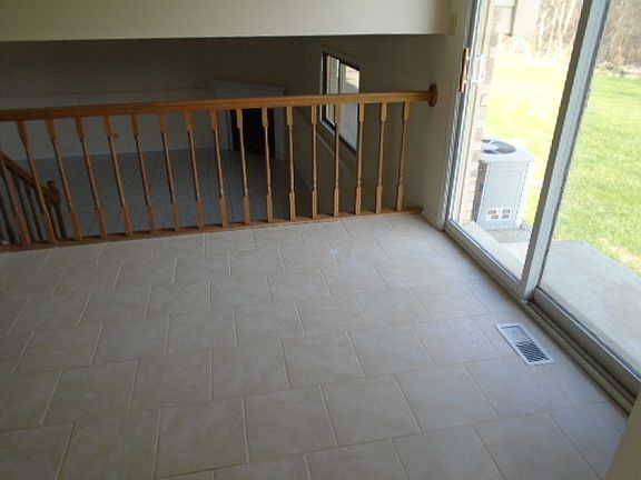 5th image of 14425 Mozart Ave