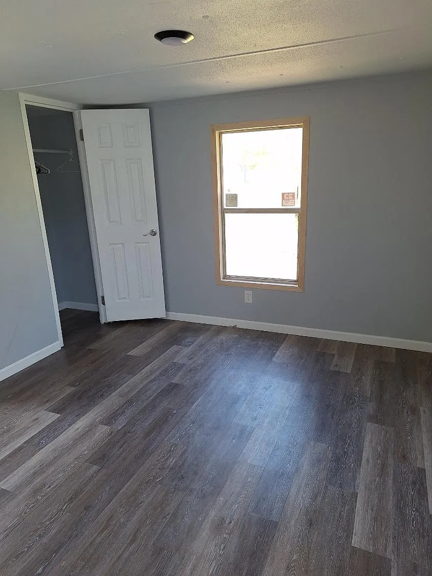 3 bed, 1.5 bath, 900 sqft, $1,250 — Photo 4