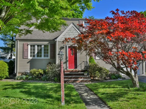 39-23 Taylor Rd, Fair Lawn, NJ 07410