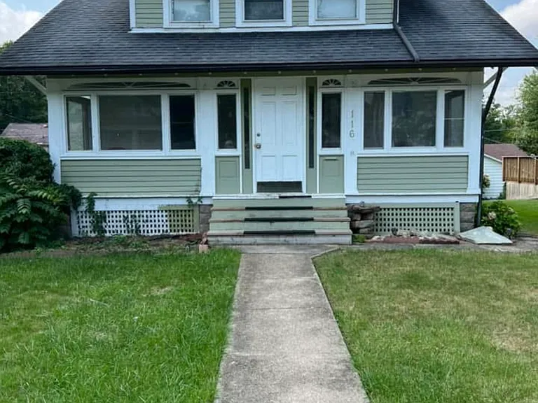 116 Parkwood Blvd — Photo 2