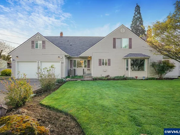 852 SE Lyle St, Dallas, OR 97338