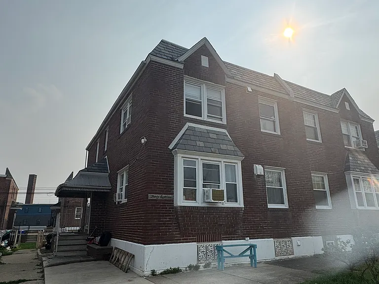 3018 Wellington St #2 — Photo 1