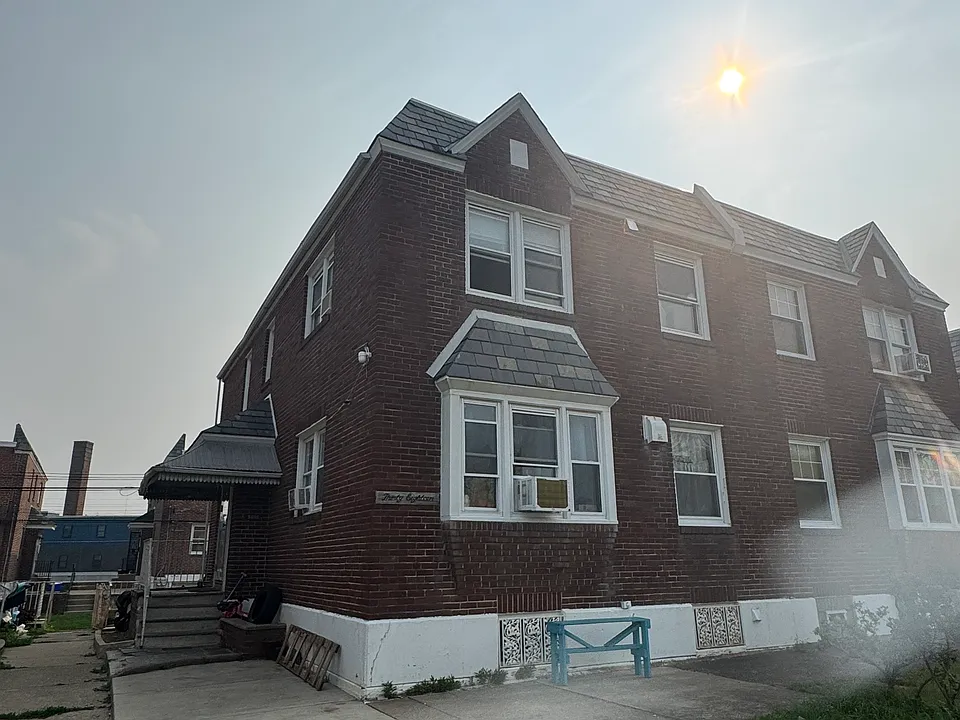3018 Wellington St #2
