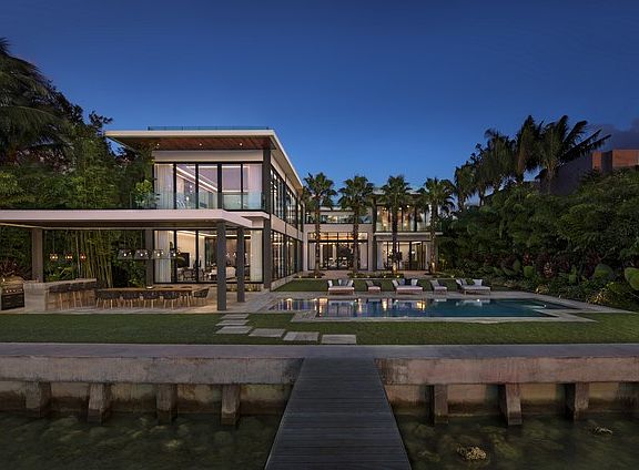6466 North Bay Road