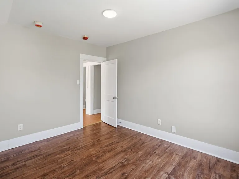 387 Grove St — Photo 24