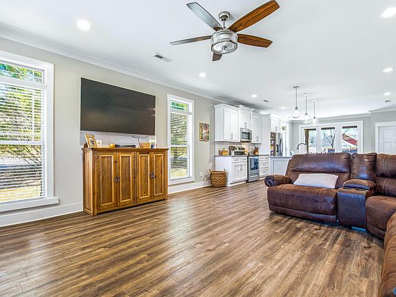 5th image of 100 Simms St