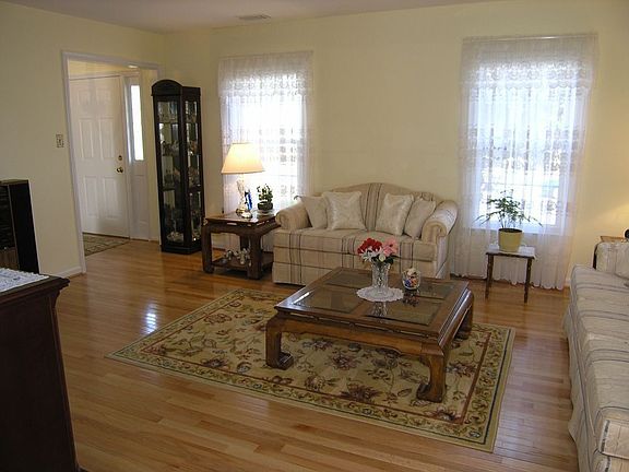 Bright Formal Living Room w/ new HDWD floors