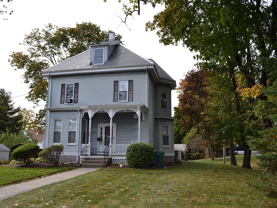 66 Hoyle St #4