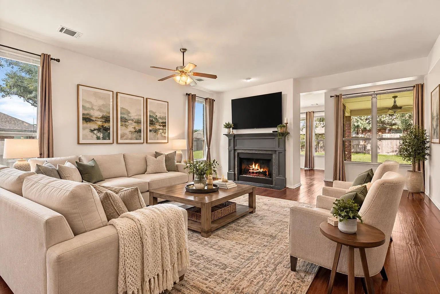 3 bed, 2.0 bath, 2247 sqft, $3,000 — Photo 4