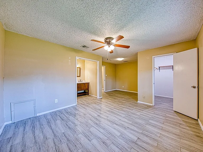 22411 Elsinore Dr — Photo 14