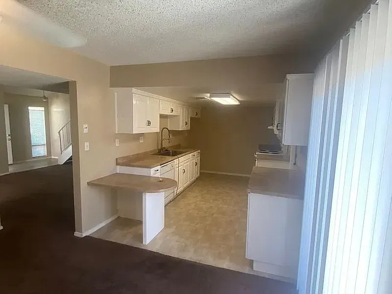 2 bed, 2.0 bath, 1119 sqft, $1,210 — Photo 2