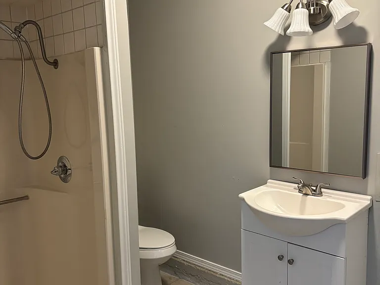 413 W Nashville St — Photo 12