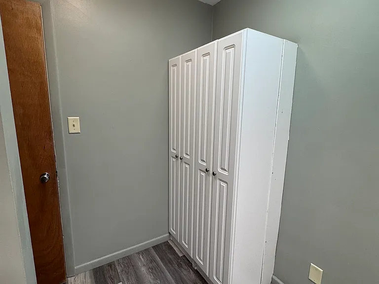 919 1/2 Main St #1F — Photo 10