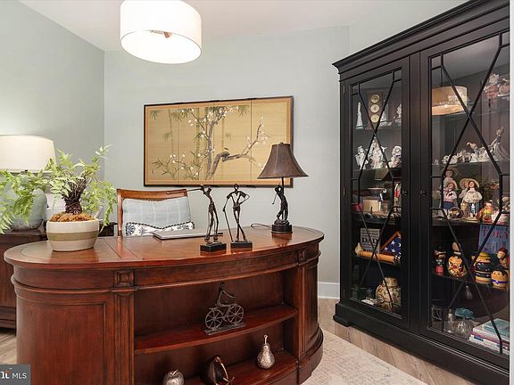 4th image of 78 Old Mill Bottom Rd N #211