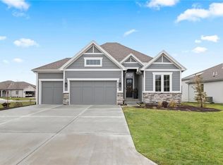 8164 Roundtree St, Lenexa, KS 66220