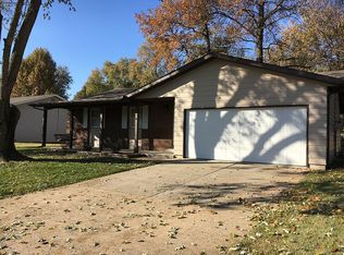 907 Coral Dr, Fairview Heights, IL 62208