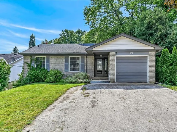 79 Ann St, Hamilton, ON L9H 5R2
