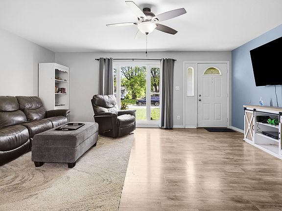 4th image of 2816 Hawcreek Blvd