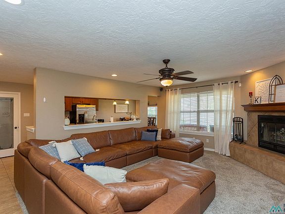 4th image of 1033 Ivy Dr