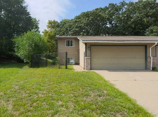 9526 Grey Widgeon Pl, Eden Prairie, MN 55347