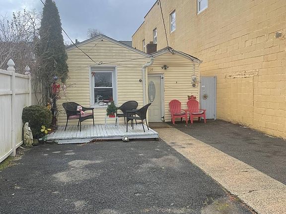 2nd image of 26 Clement St