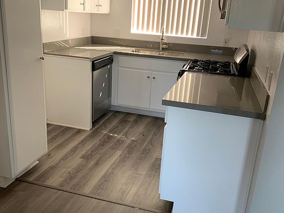 3rd image of 530 E Santa Anita Ave APT 202