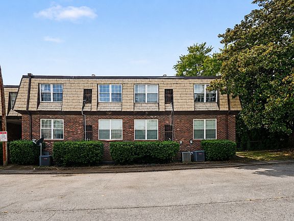 2nd image of 441 Harding Pl APT E1