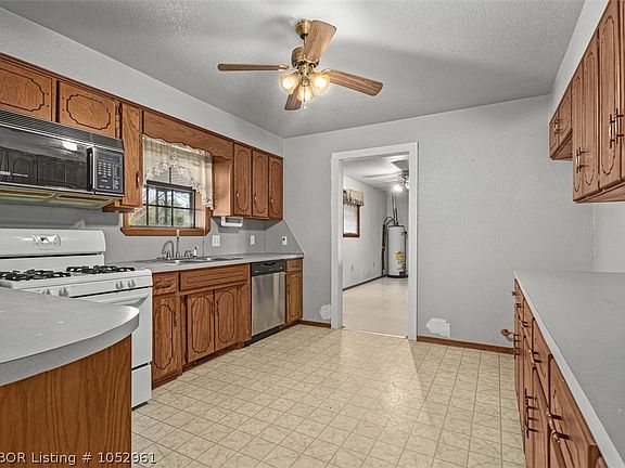 5th image of 1333 Charles Dr