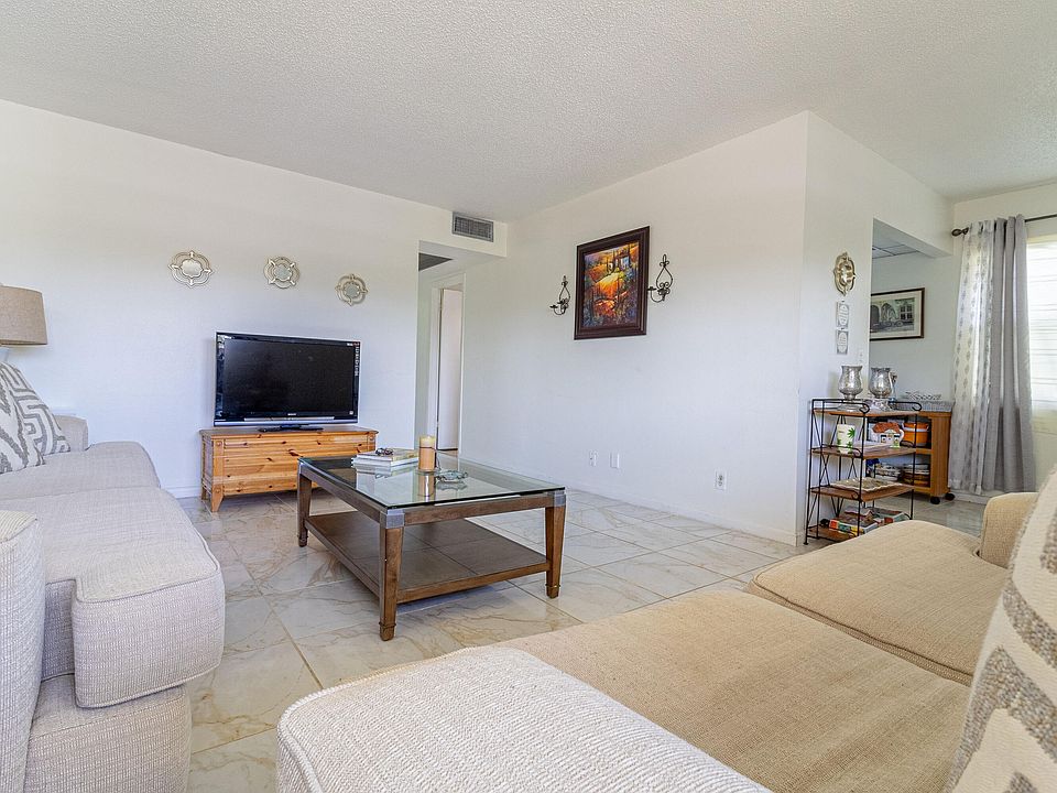 1st image of 158 Mansfield #D