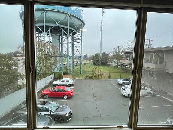 3rd image of 8620 Roosevelt Way NE #201