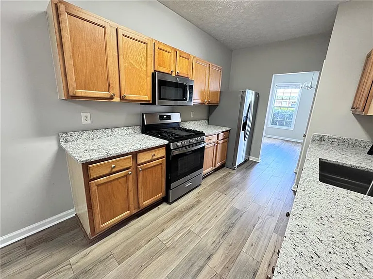 3044 Kentmere Dr — Photo 9