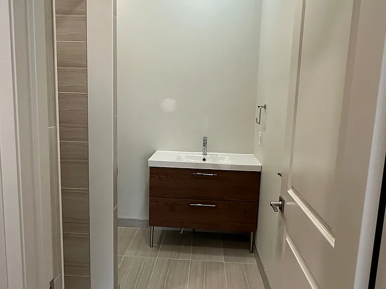 837 King St E #201 — Photo 7