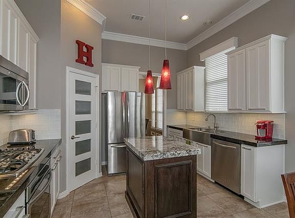 3rd image of 3471 Jefferson Dr