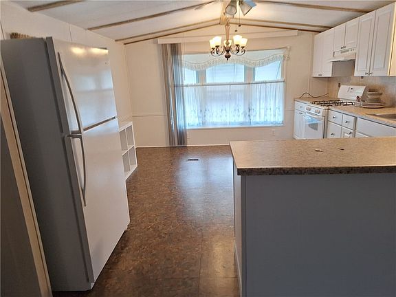 3rd image of 5112 Skylane Dr