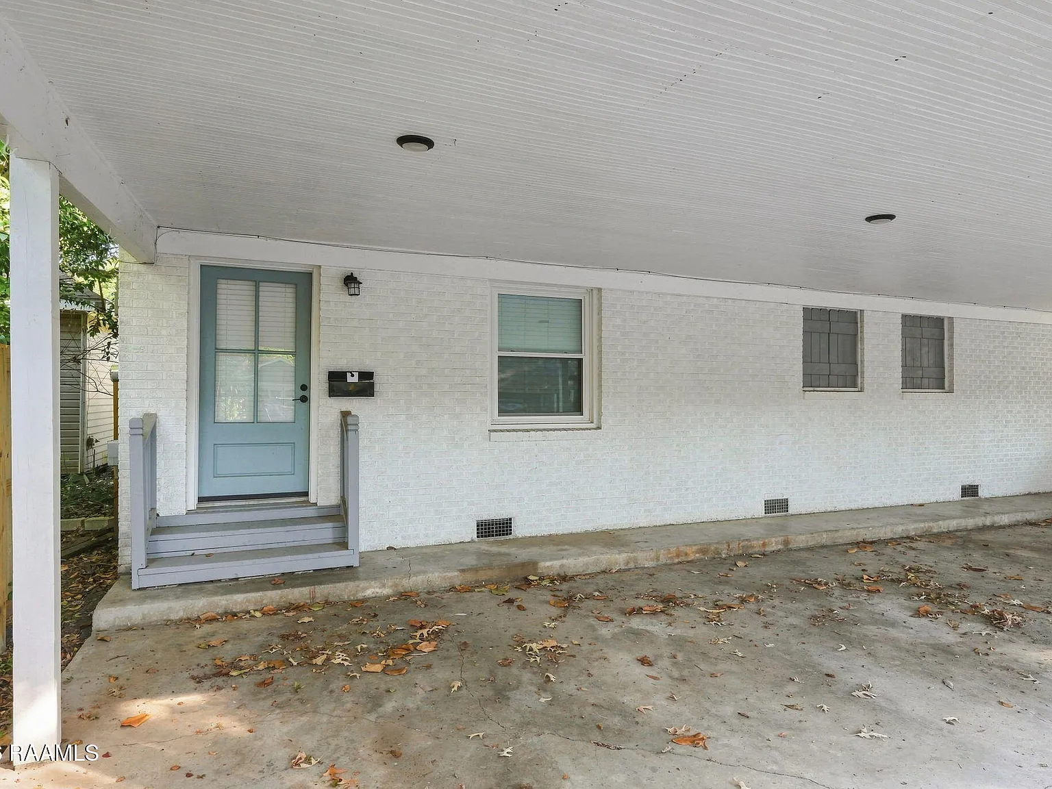 2 bed, 1050 sqft, $1,300 — Photo 3