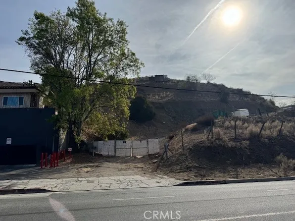 10150 Sunland Blvd #15, Sunland, CA 91040