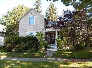 21 W Oak St, Fremont, MI 49412