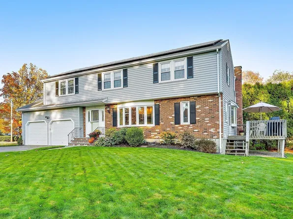 1 Indian Meadow Dr, Northborough, MA 01532