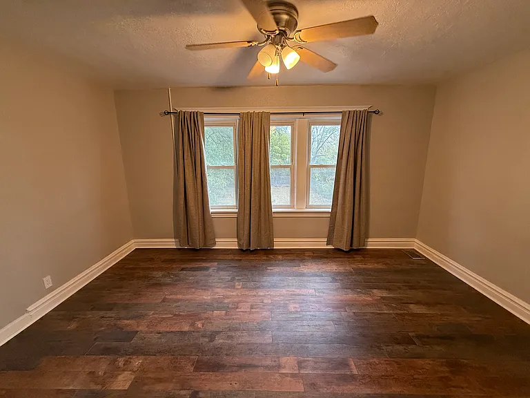 8645 Natural Bridge Rd — Photo 18