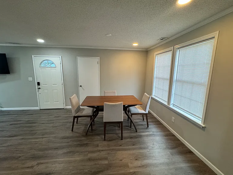 2820 Louise Dr — Photo 6