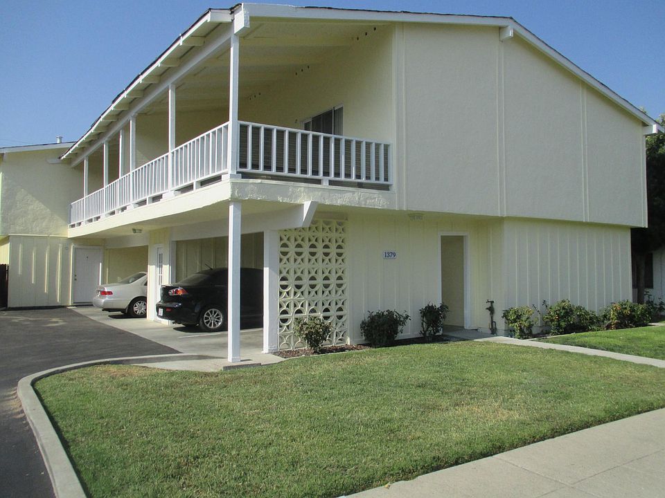 Townhouse 4-plex (1379)