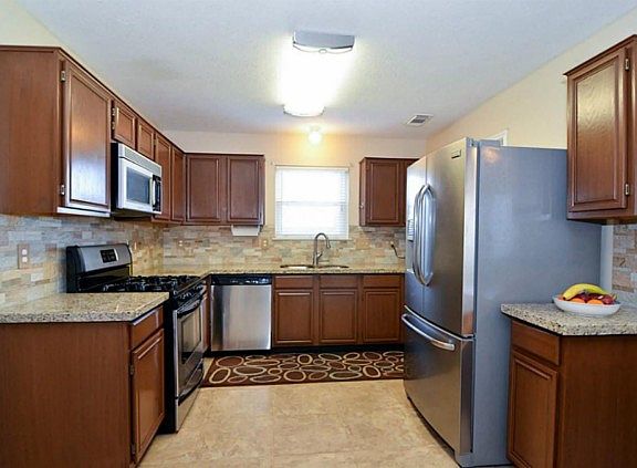 5th image of 506 Oak Briar Dr