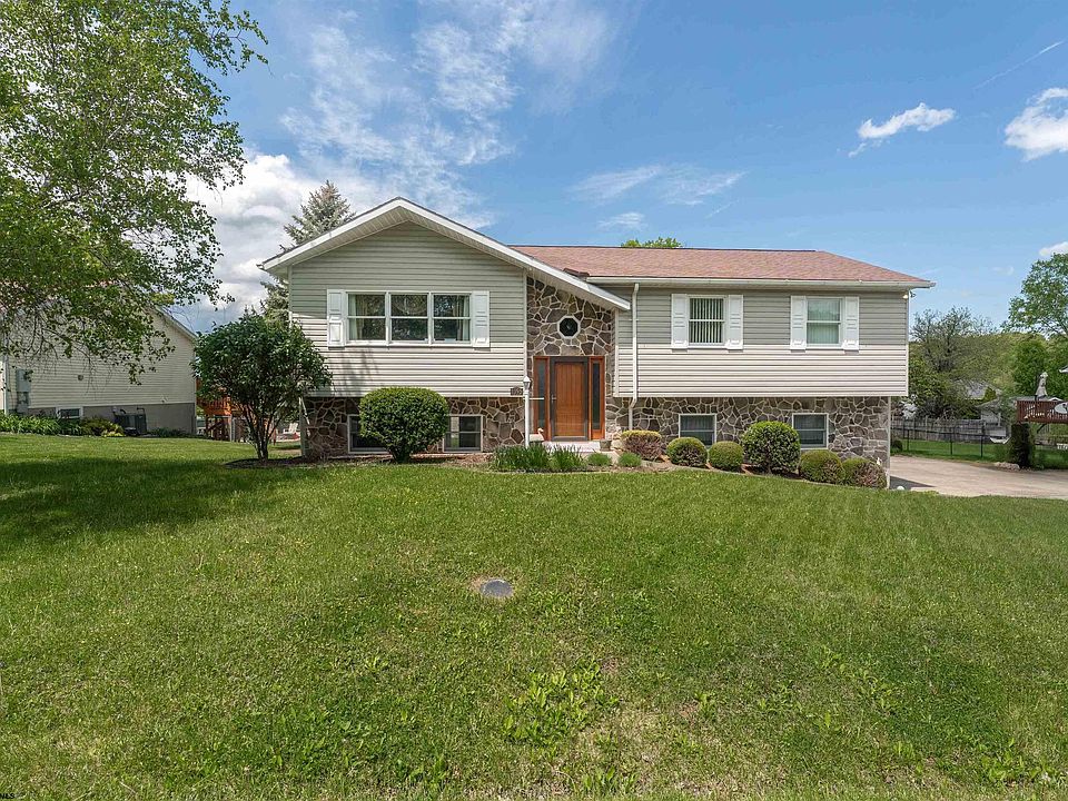 1st image of 1095 Brookings Dr