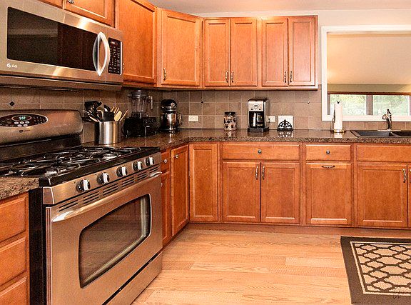 4th image of 1107 Northshore Dr