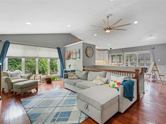 2nd image of 12214 Autumn Dale Ct