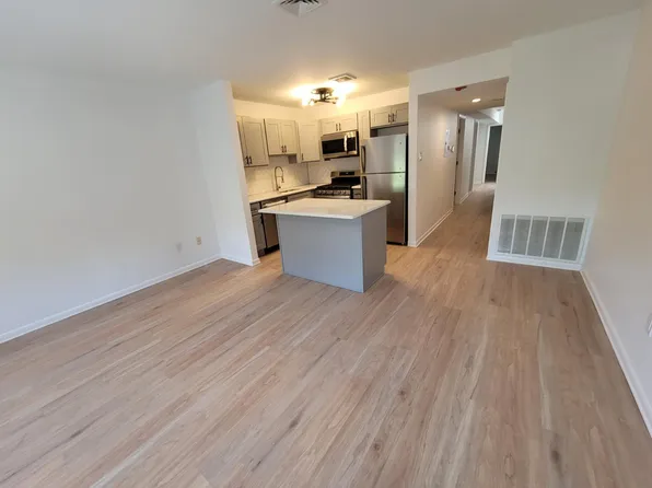 726 S 8th St APT 3, Philadelphia, PA 19147