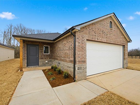 4th image of 3301 Little Creek Dr