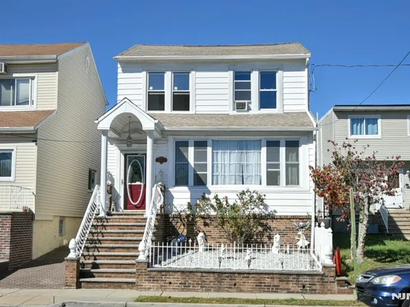 731 4th St, Secaucus, NJ 07094