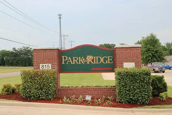 Parkridge Apartments — Photo 2